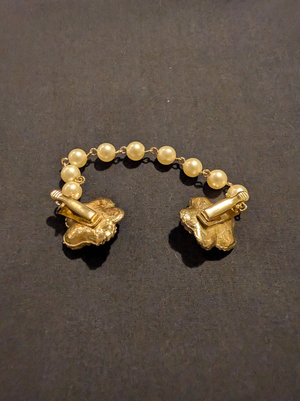 Vintage Gold Pearl Floral Sweater Clip - Classic Women Jewelry - Picture 2 of 2